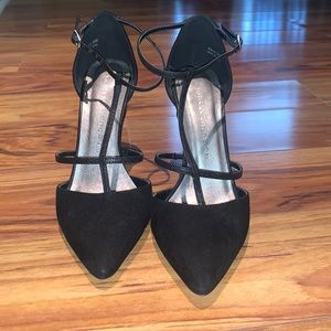 Black Chinese Laundry Velvet heels